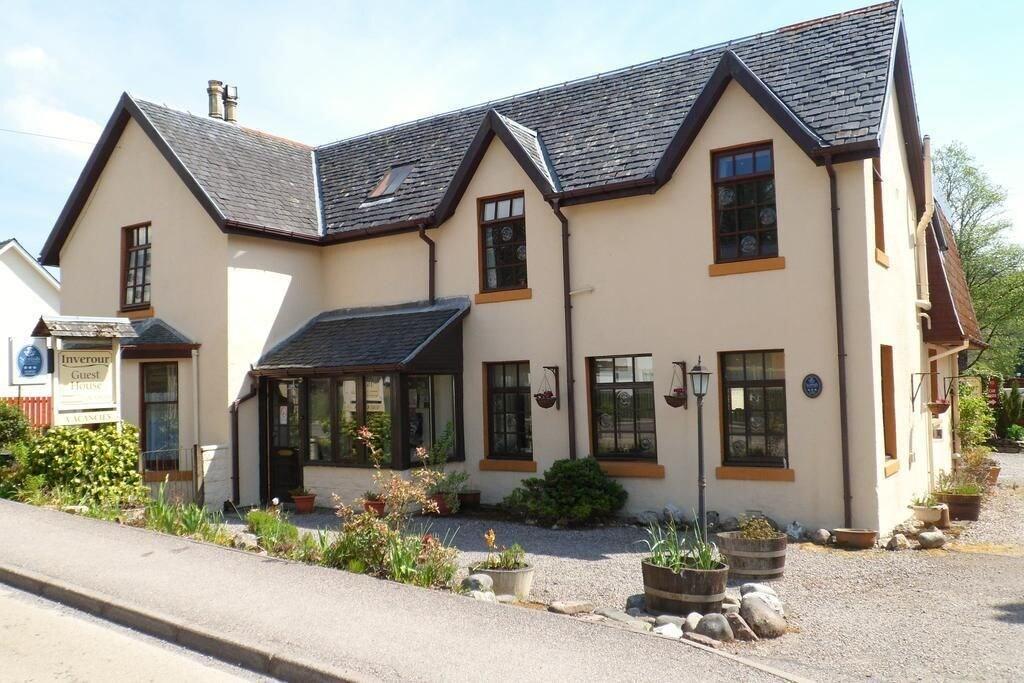Oyo Inverour Guest House Gairlochy Zewnętrze zdjęcie