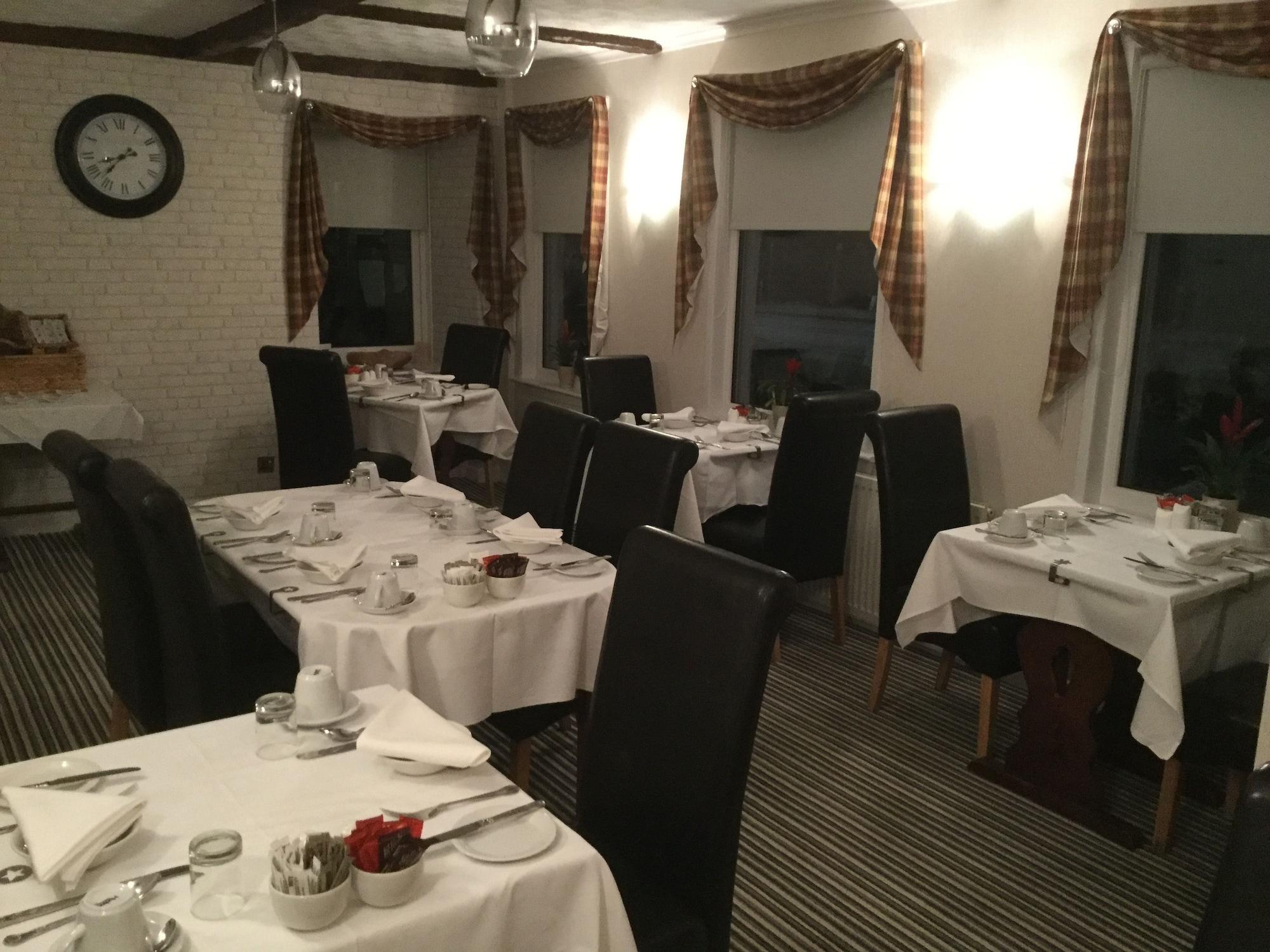 Oyo Inverour Guest House Gairlochy Zewnętrze zdjęcie